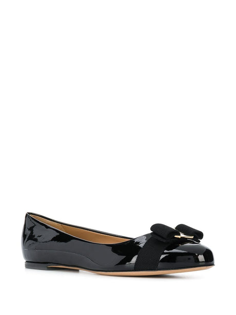 FERRAGAMO Elegant Leather Ballet Flats with Signature Bow Detail