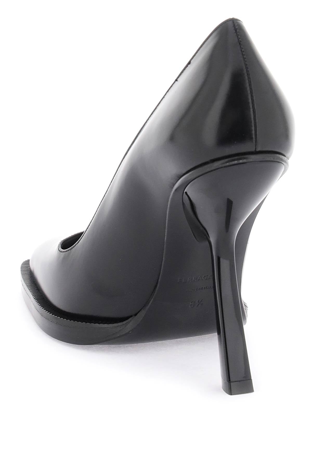 Giày cao gót da đen Ferragamo thảm xuân FW23 cho phái nữ
