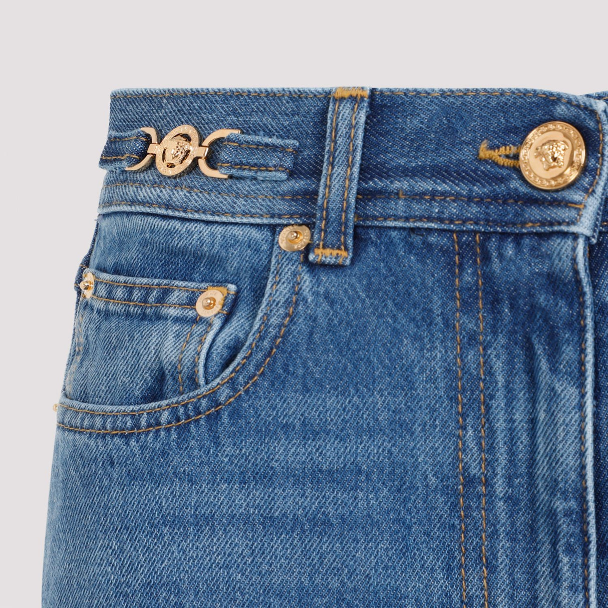 Quần Jeans Nữ Màu Xanh Vintage Wash Cao Cấp với Chi Tiết Medusa '95