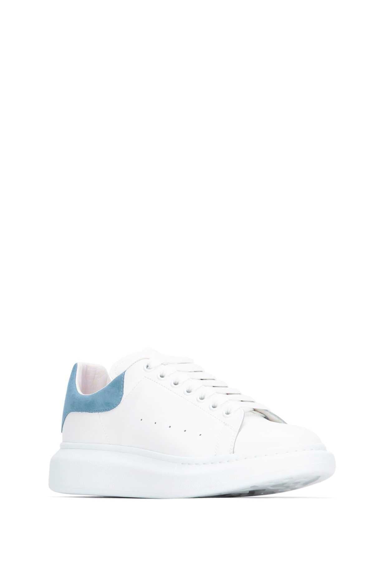 ALEXANDER MCQUEEN Chic Leather Sneakers with Pastel Suede Accent