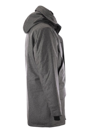 Áo khoác dạ nam màu xám có mũ trùm cho mùa FW23