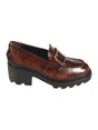 Tod's Chic Flat Shoes for Women