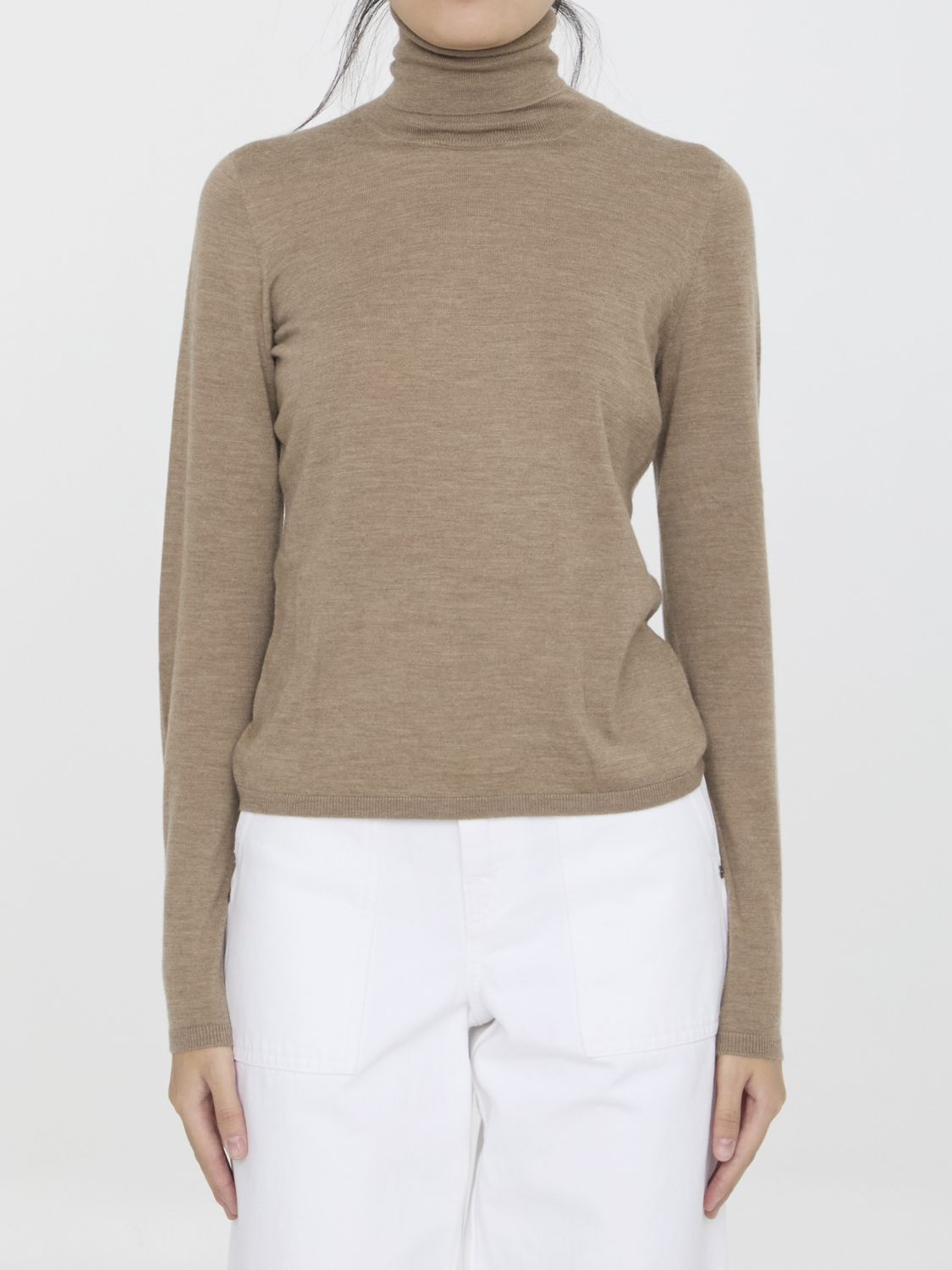 MAX MARA Essential Turtleneck Sweater in Luxurious Cashmere