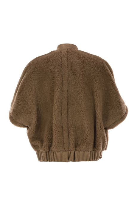 Áo Cape Bomber Vải Teddy