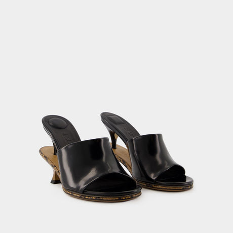 JACQUEMUS Elegant Dual-Strap Flat Sandals