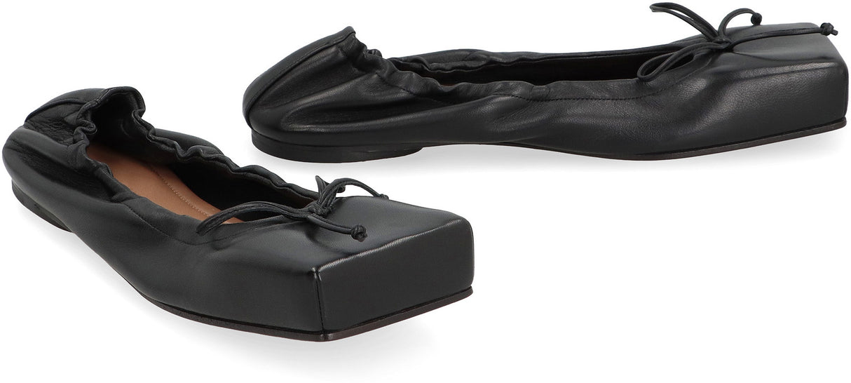 JACQUEMUS Elegant Leather Ballet Flats with Front Bow - FW24