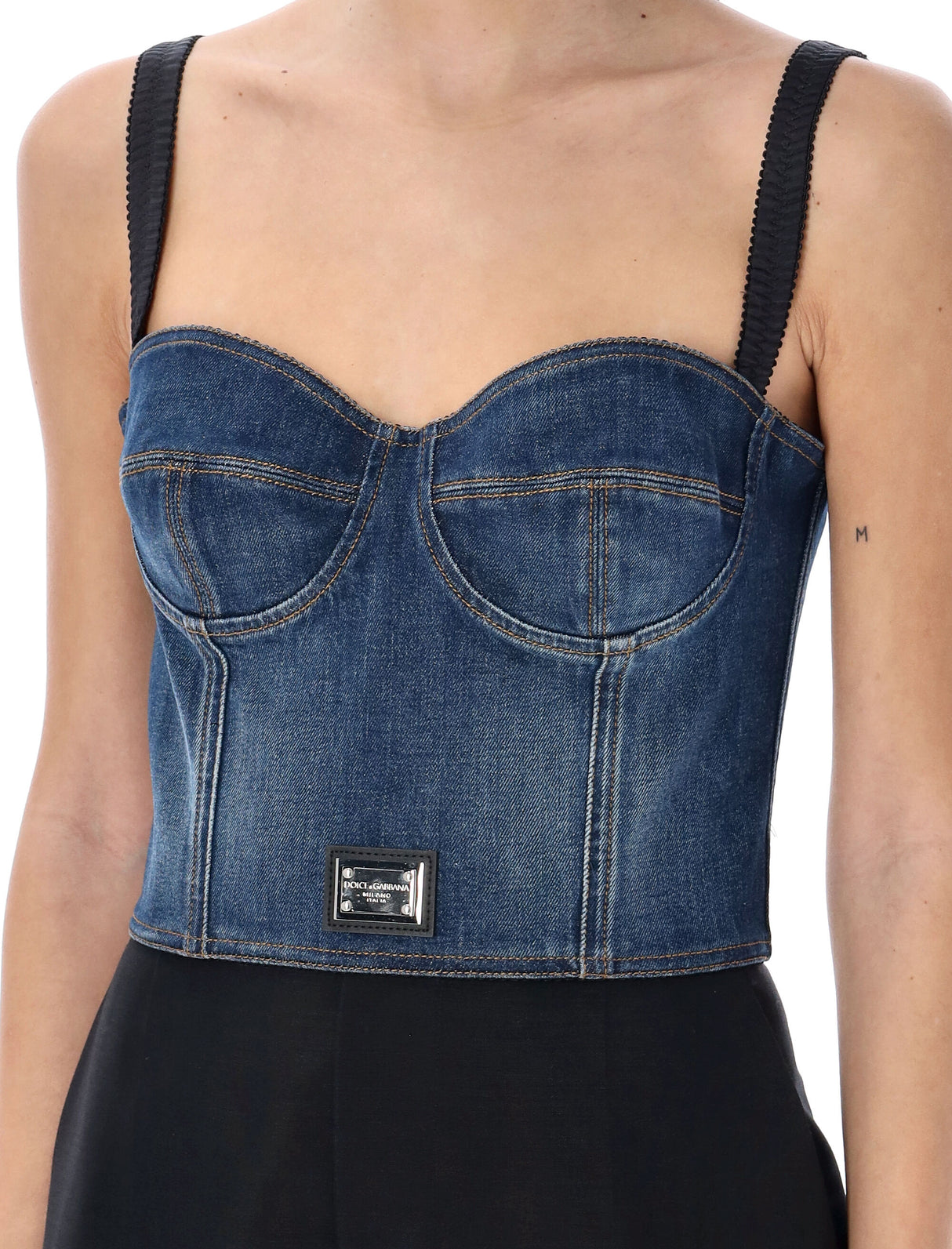 Áo ngắn denim nữ tông màu xanh dòng sản phẩm đầy cá tính từ Nhà mốt thời trang Ý