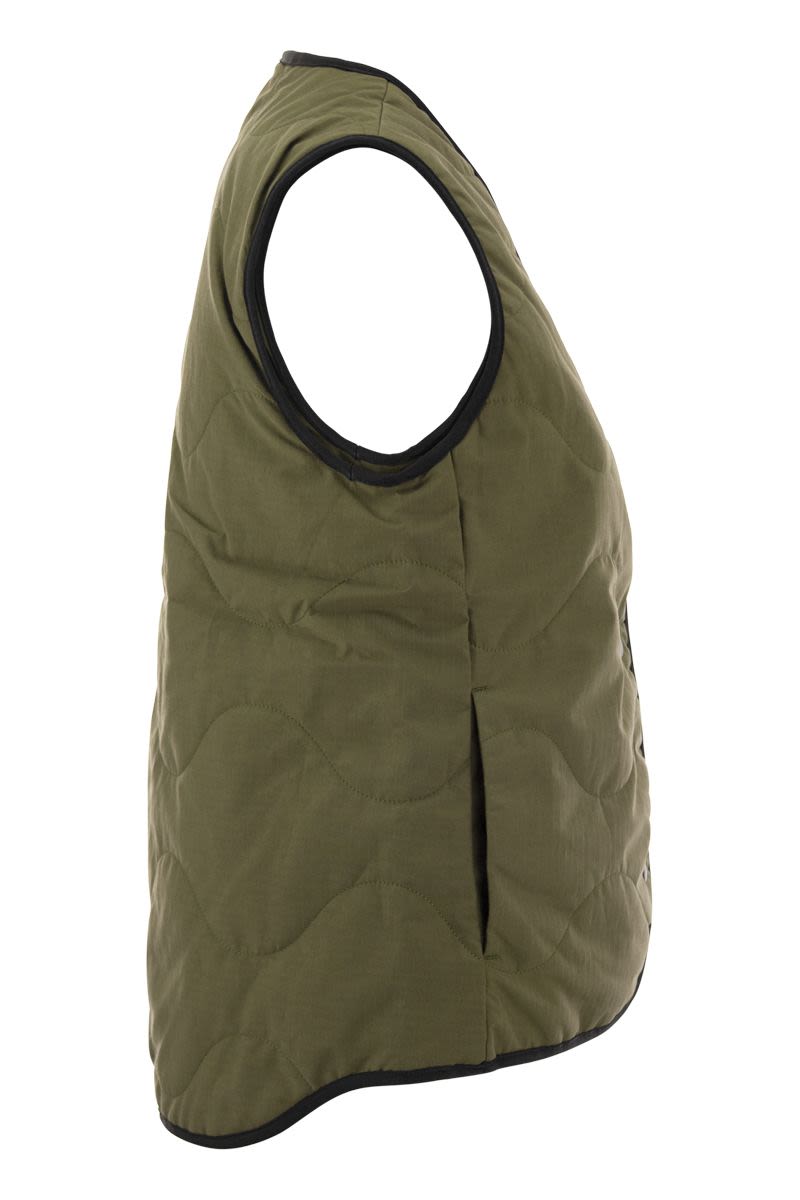 CANADA GOOSE Reversible Military Green Vest for Women: SS24 Edition