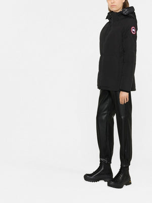 Áo khoác Parka đen FW22 cho nữ - Ấm áp, mềm mại và thời thượng!