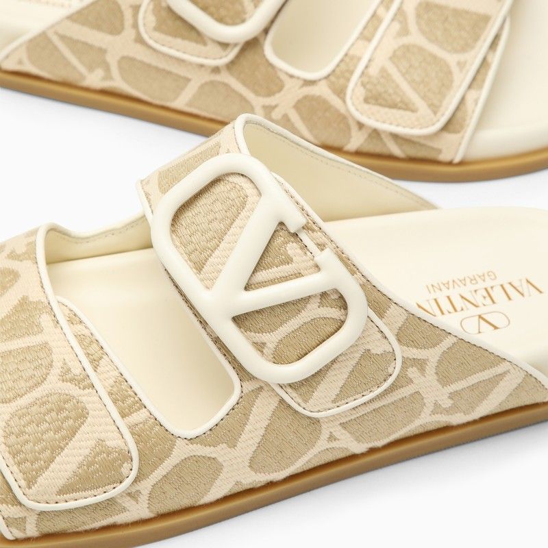 V Logo Signature Slide Sandals cho Nữ với màu Nude & Neutrals