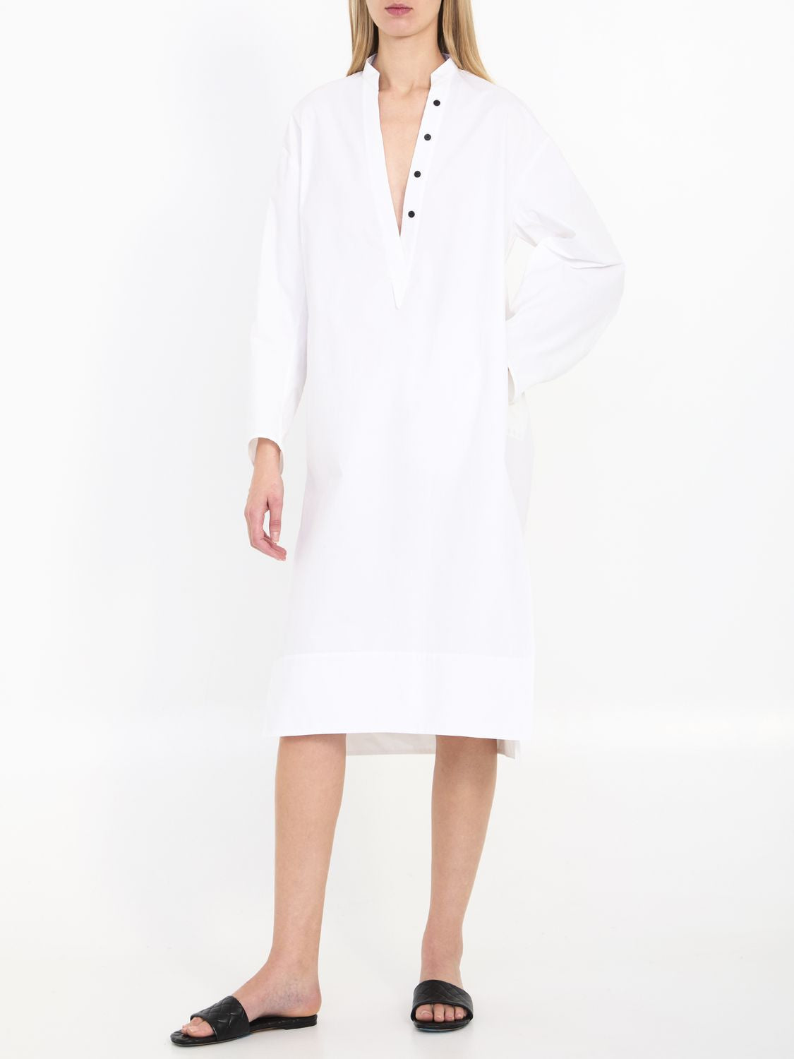 KHAITE White Cotton Tunic Dress - V-Neck Shift Style with Button Detailing and Side Slits for Women