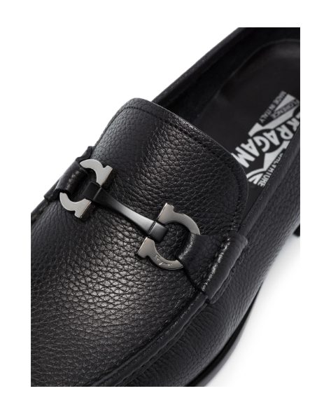 FERRAGAMO Elegant Black Leather Loafers with Gancini Hardware