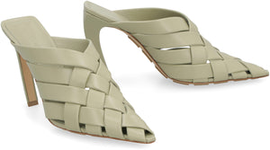 Sandal da lụa mũi nhọn Bottega Veneta với họa tiết Intreccio và Đinh cao su cho phụ nữ