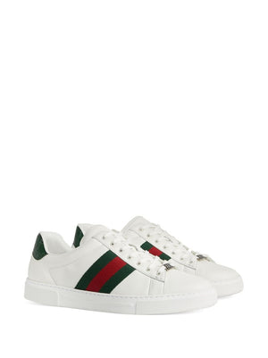 GUCCI Men's White Low-Top Leather Sneakers with Contrasting Heel and Green-Red-Green Web Detail