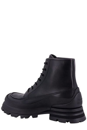 ALEXANDER MCQUEEN Luxurious FW23 Black Leather Men's Sneaker