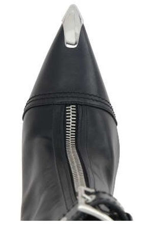 ALEXANDER MCQUEEN Modern Black Ankle Boot for Women in Pointed Design with Zipper Detail