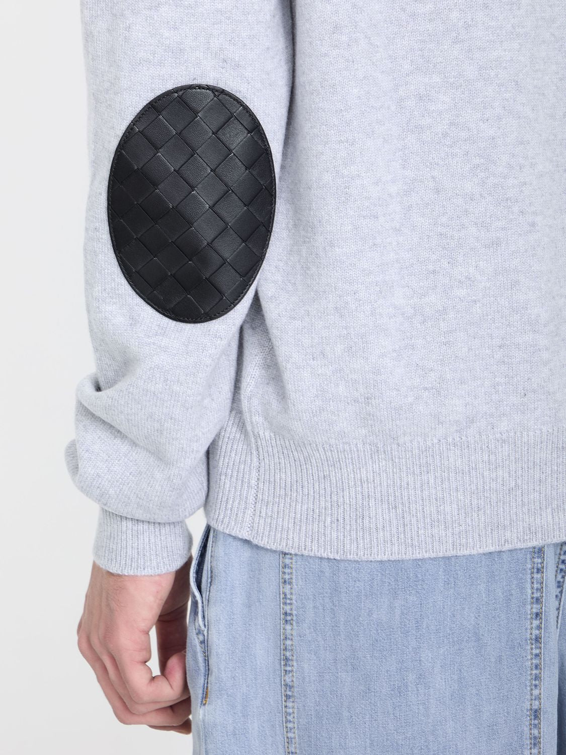 BOTTEGA VENETA Men's Cashmere Crewneck Jumper in Grey with Leather Patches and Intricate Elbow Design