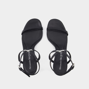 Sandal Da Đen Tinh Tế Dành Cho Nữ từ Bộ Sưu Tập SS24