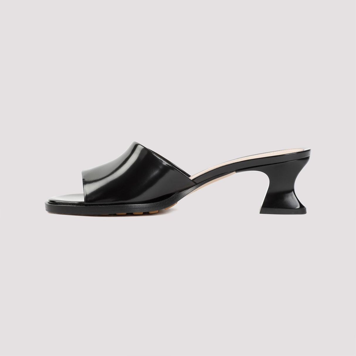 BOTTEGA VENETA Sculptured Heel Leather Flats for Women in Black