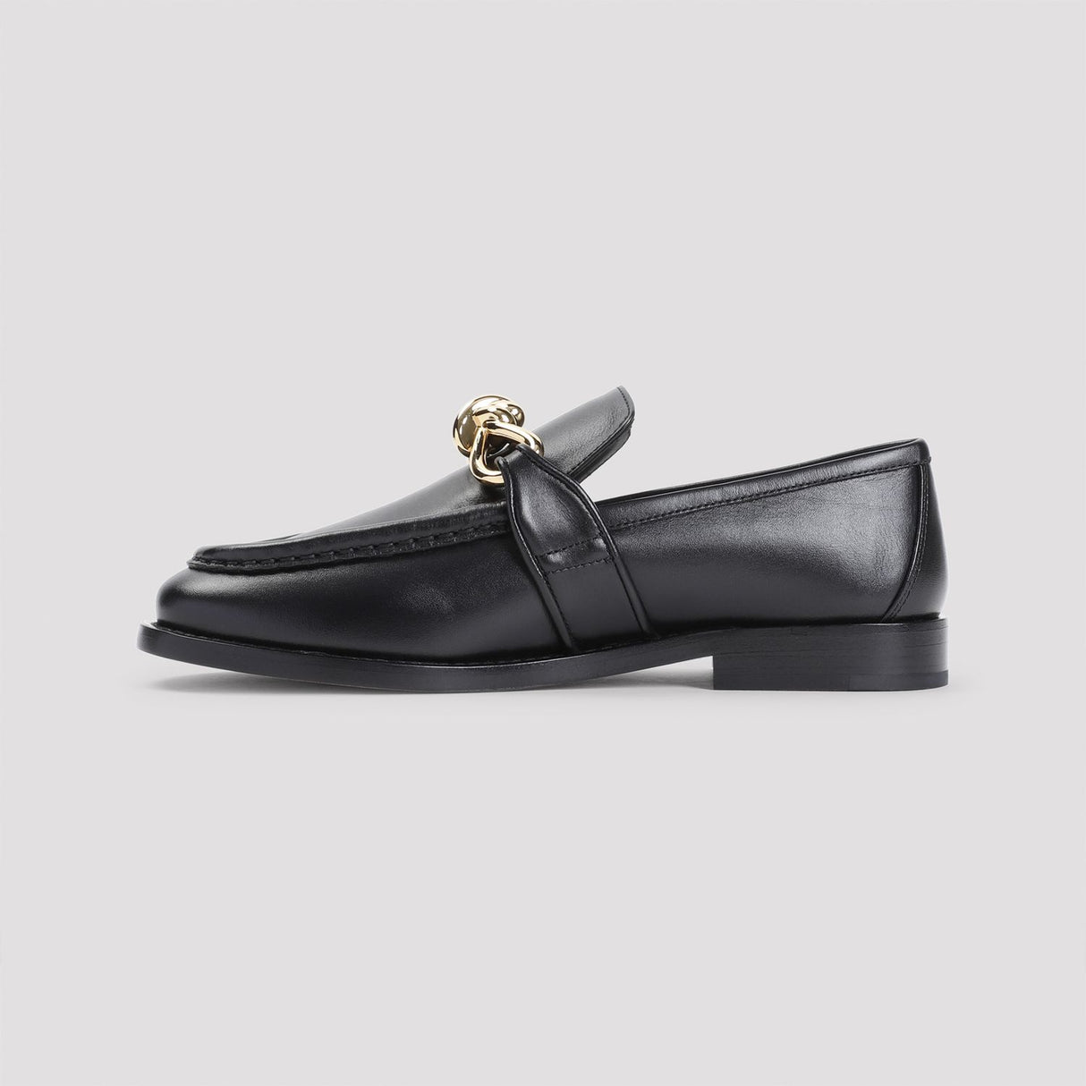 BOTTEGA VENETA Elegant Leather Loafers with Front Knot Detail