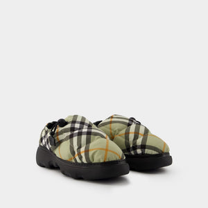 BURBERRY Pillow Low Flat Sandals