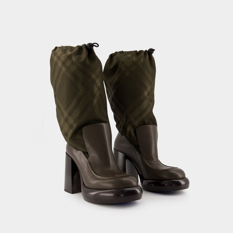 BURBERRY Elegant Wedge 95 Boots for Women