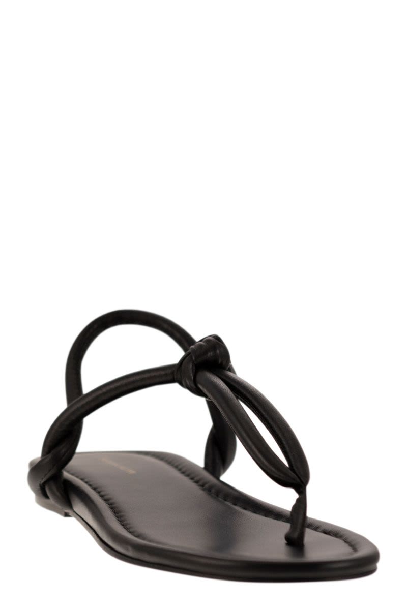 FABIANA FILIPPI Modern Black Leather Flip-Flops for Women