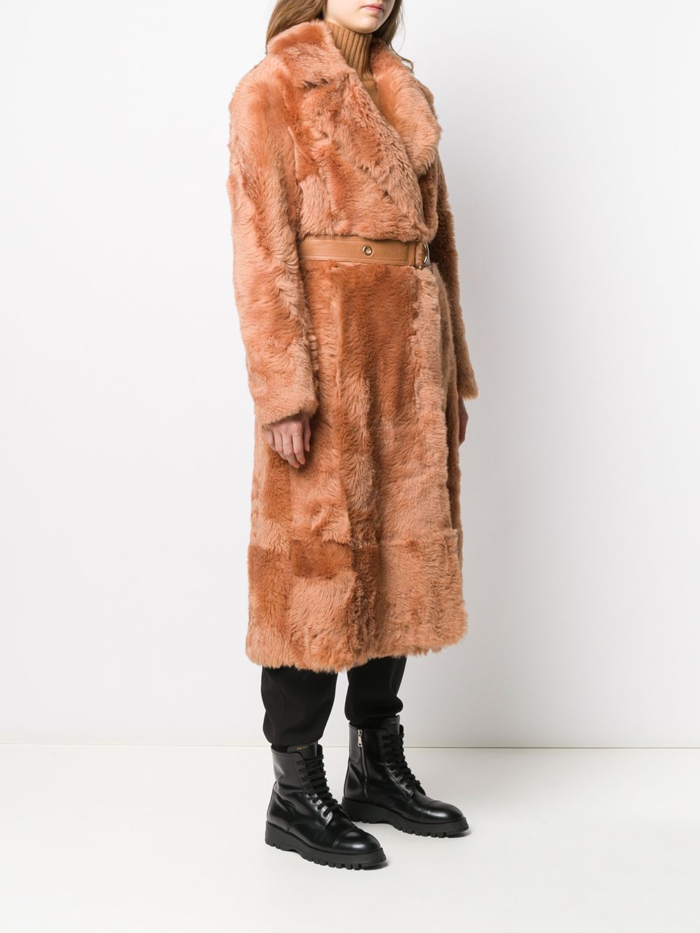 Áo khoác nữ đính đai shearling