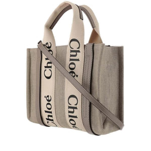 CHLOÉ Refined Raffia Tote Handbag - Timeless and Sophisticated
