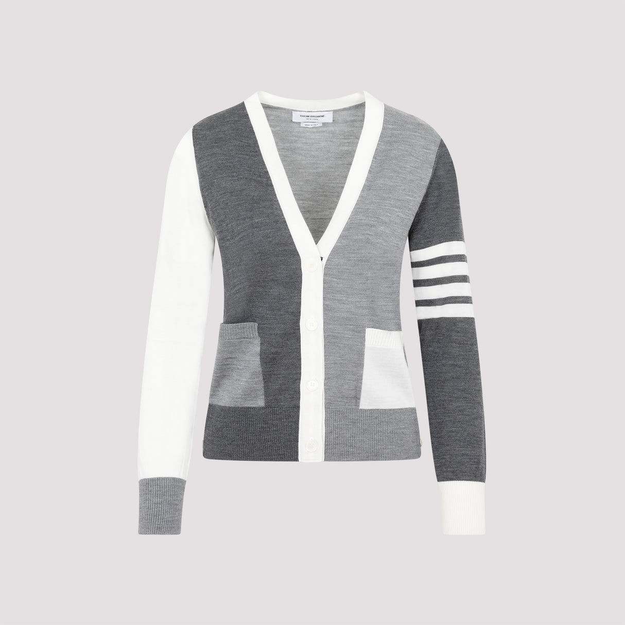 Áo len cardigan màu xám cổ điển