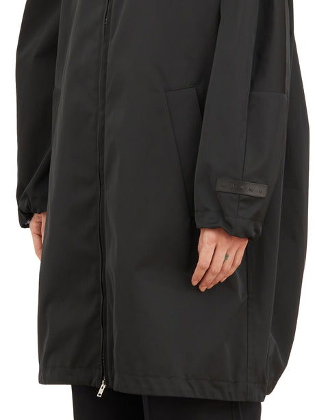 Áo khoác Parka màu đen với cổ cao và eo chun cho phụ nữ
