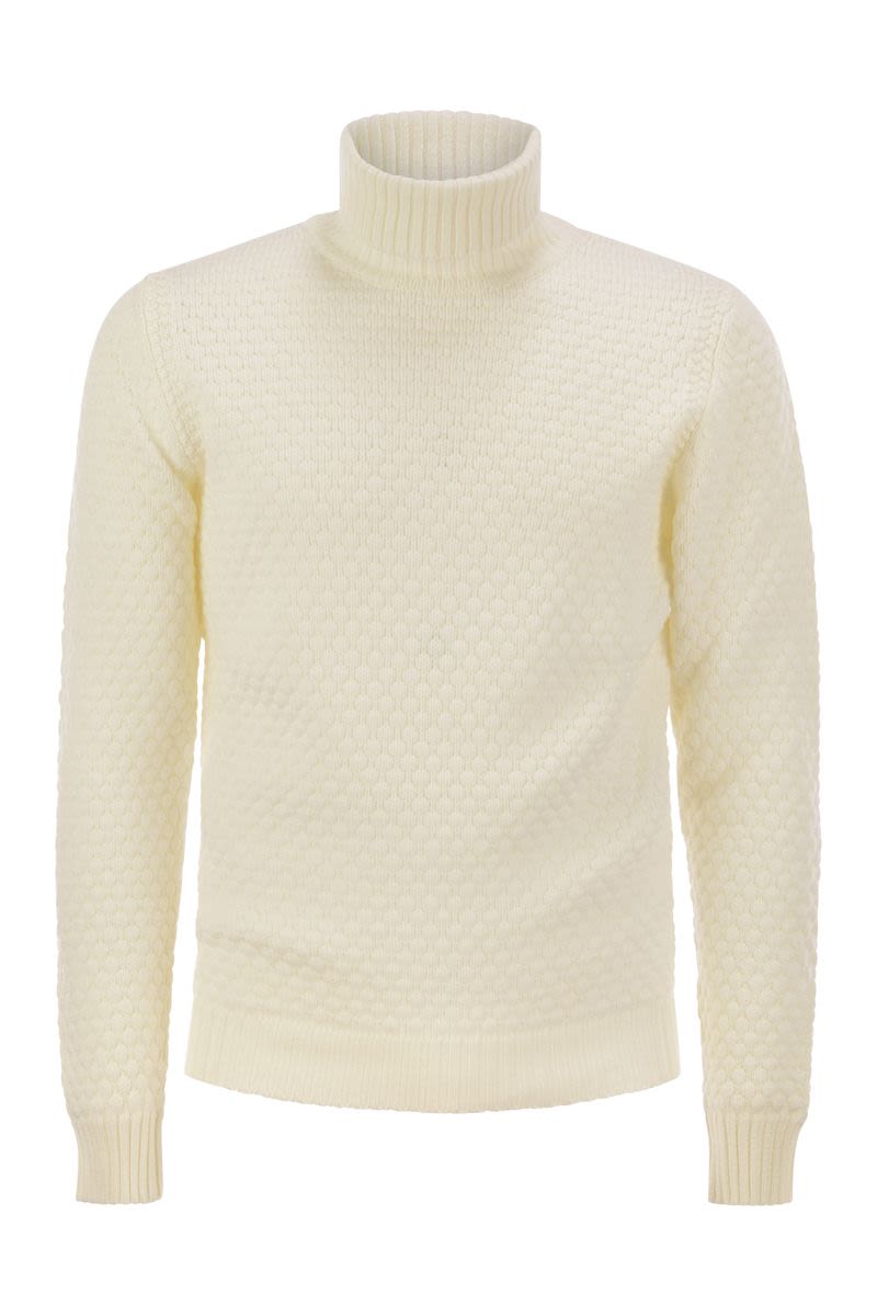 RAKKI HONEYCOMB STITCH TURTLENECK SWEATER - MEN'S MEDIUM