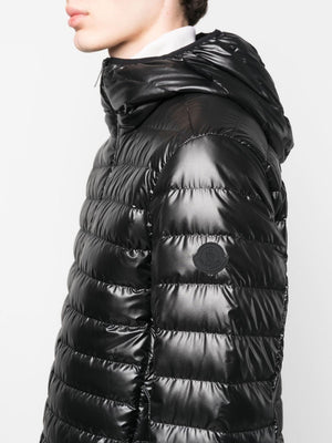 Áo khoác Moncler SS23 nhiều màu sắc cho nam giới