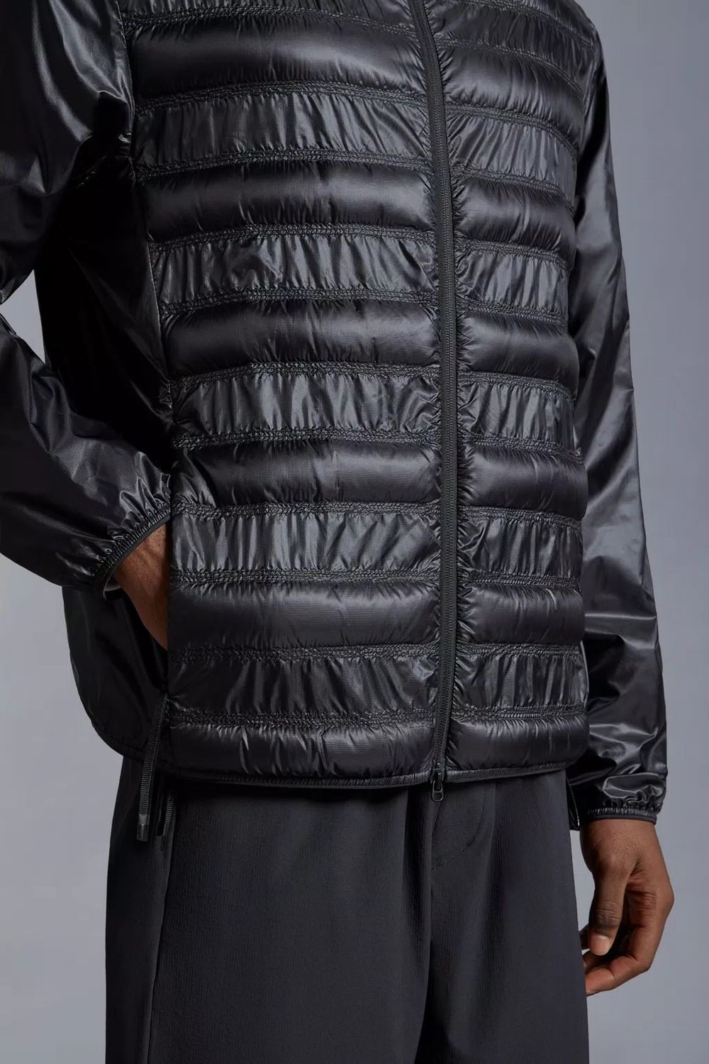 Áo khoác nam MONCLER SS24 Luseney màu đen