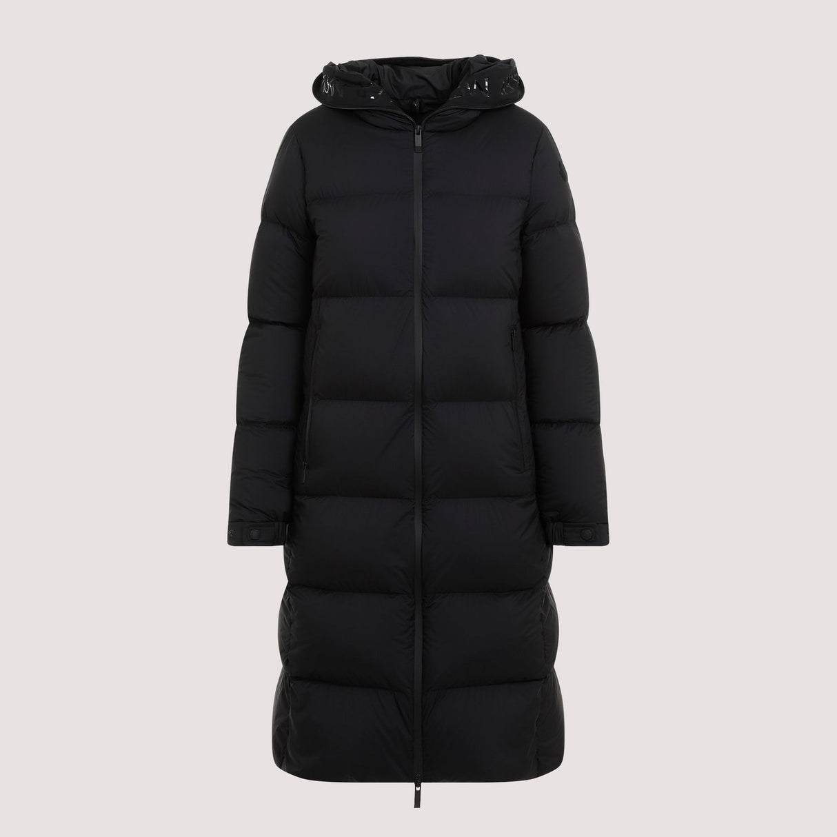 MONCLER Elegant Puffer Jacket in Black