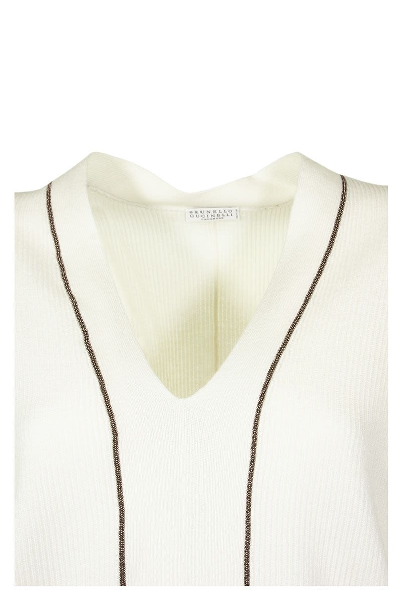 BRUNELLO CUCINELLI White Cashmere V-Neck Sweater with Monili Embellishments