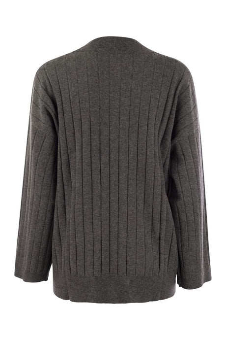 BRUNELLO CUCINELLI Luxury Cashmere V-Neck Sweater with Luminous Neck Detail