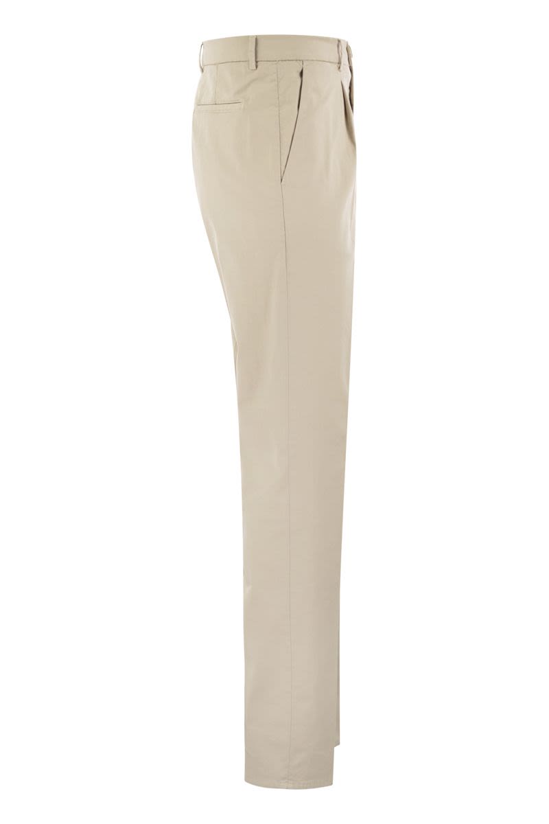 BRUNELLO CUCINELLI Classic American Pima Cotton Trousers with Pleats and Leisure Fit