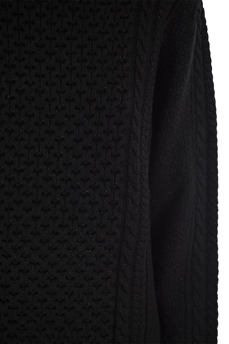 FABIANA FILIPPI Luxurious Turtleneck Sweater with Exclusive Textured Design