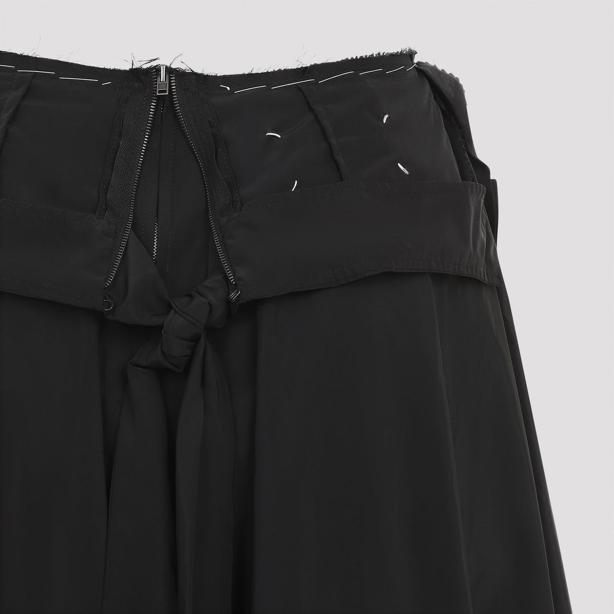 MAISON MARGIELA Elegant Midi Skirt in Black