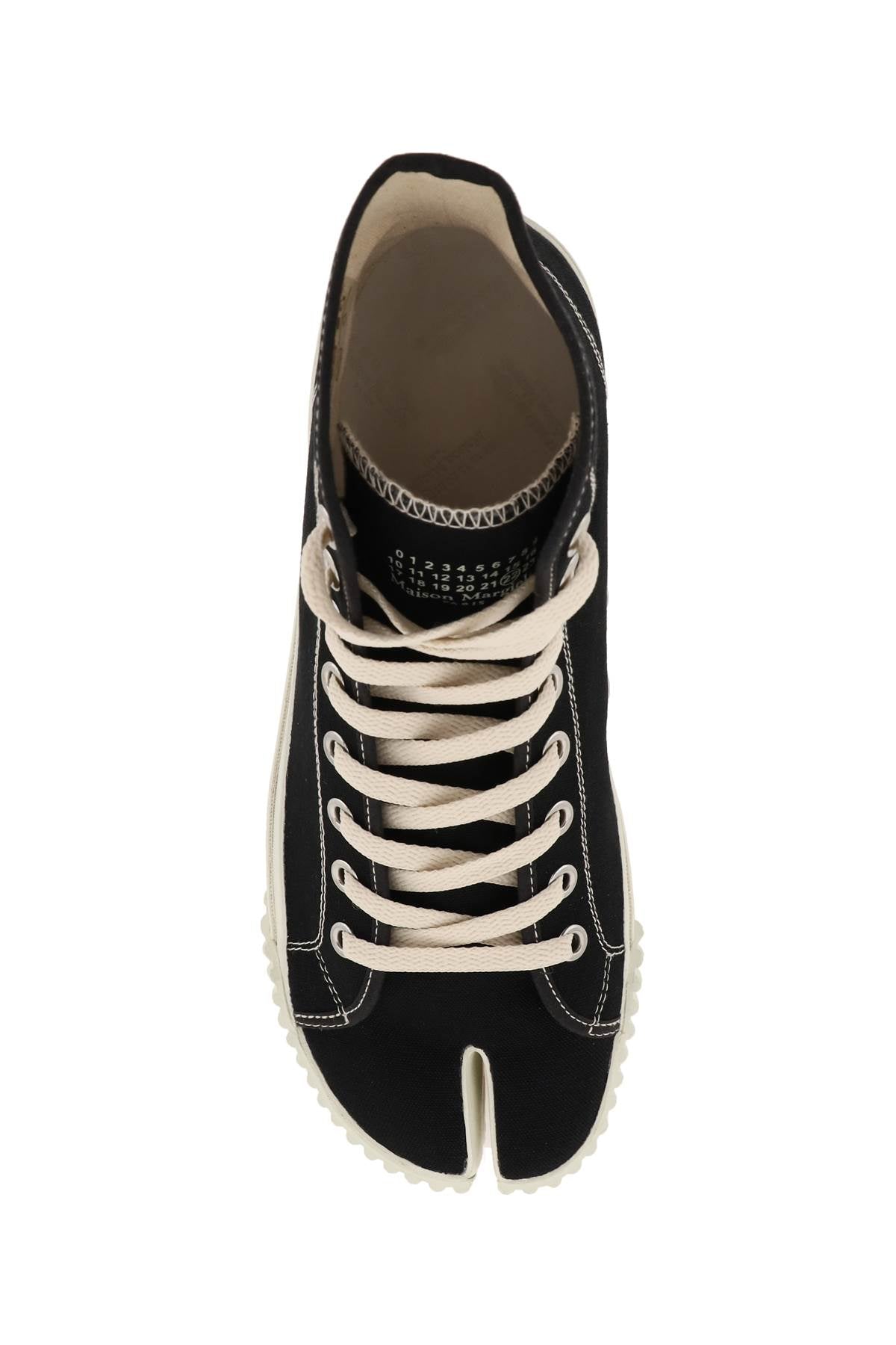 MAISON MARGIELA Men's 23FW Black Sneakers - Fashionable Footwear for the Modern Gentleman