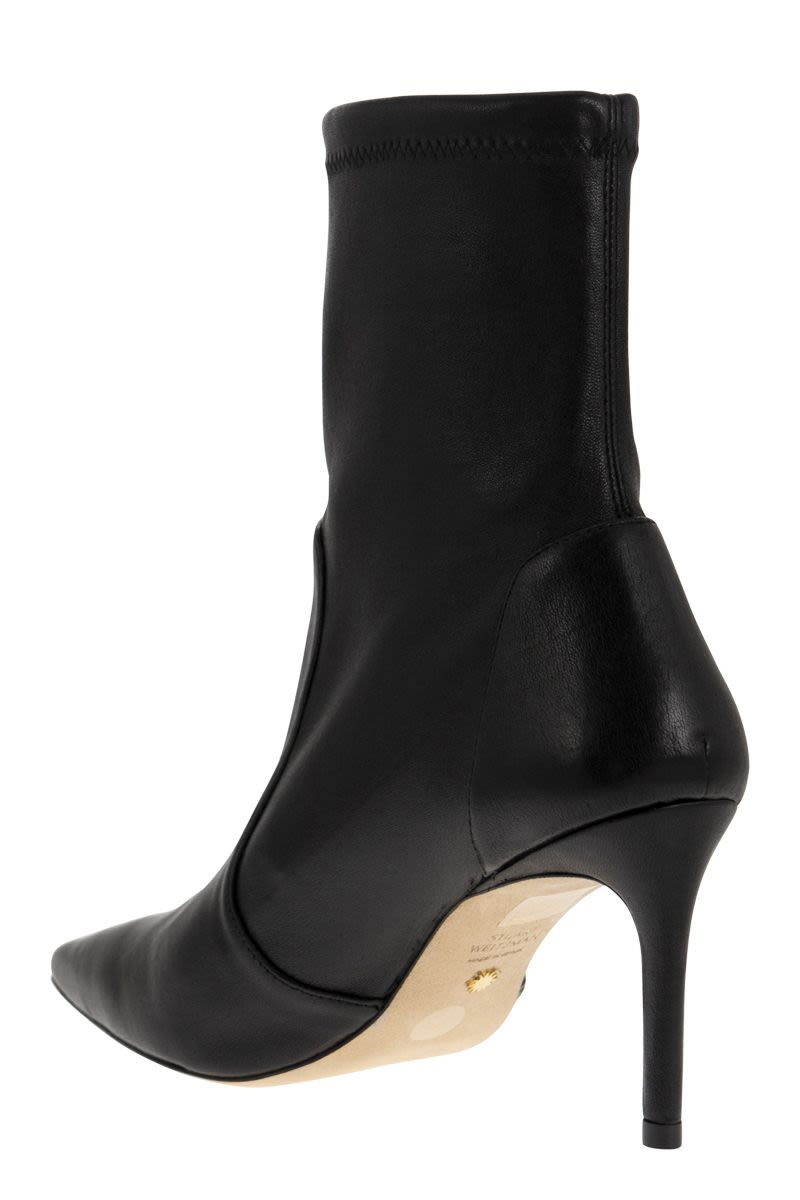 Women's 23FW Black Boots by Stuart Weitzman