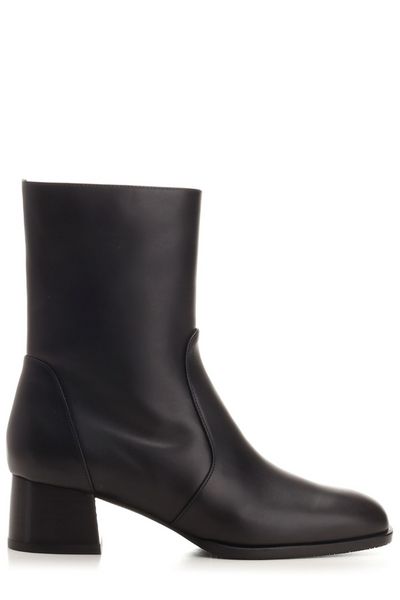 STUART WEITZMAN Modern And Versatile Fine Leather Zippered Women's Ankle Boots