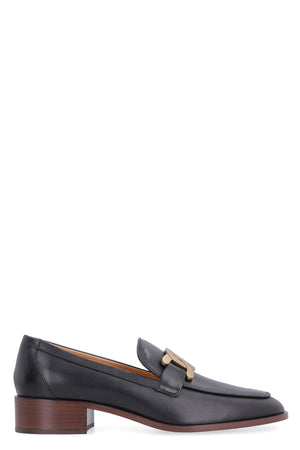 TOD'S Fine Leather Moccasin with Customised Metal Chain Accessory and Leather Heel for Women