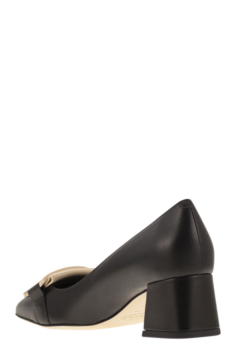 TOD'S Elegant Square-Toe Leather Pumps with Chain Detail, 5cm Heel